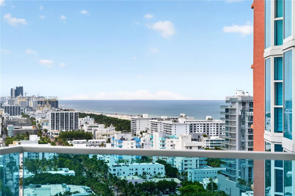 300 S Pointe Dr #2104 Miami Beach, FL 33139