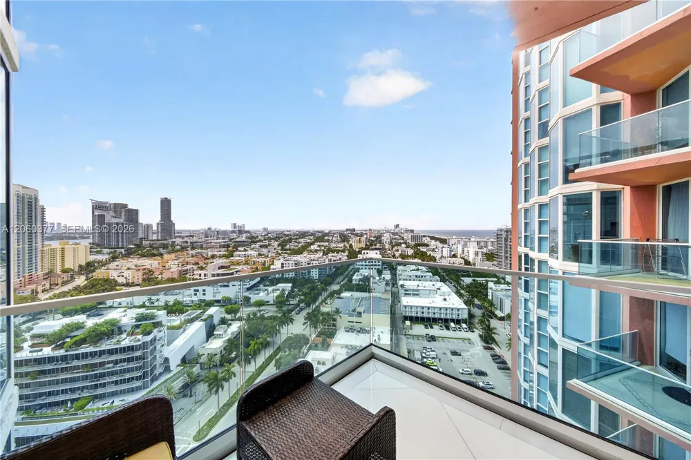 300 S Pointe Dr #2104 Miami Beach, FL 33139