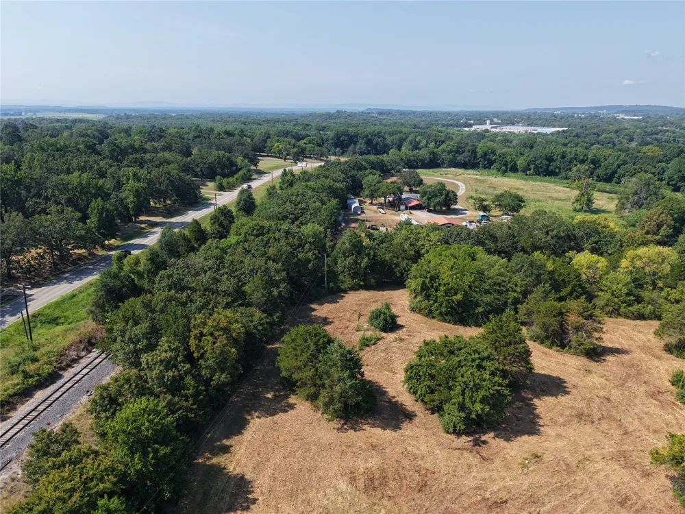 2601 Witte Poteau, OK 74953