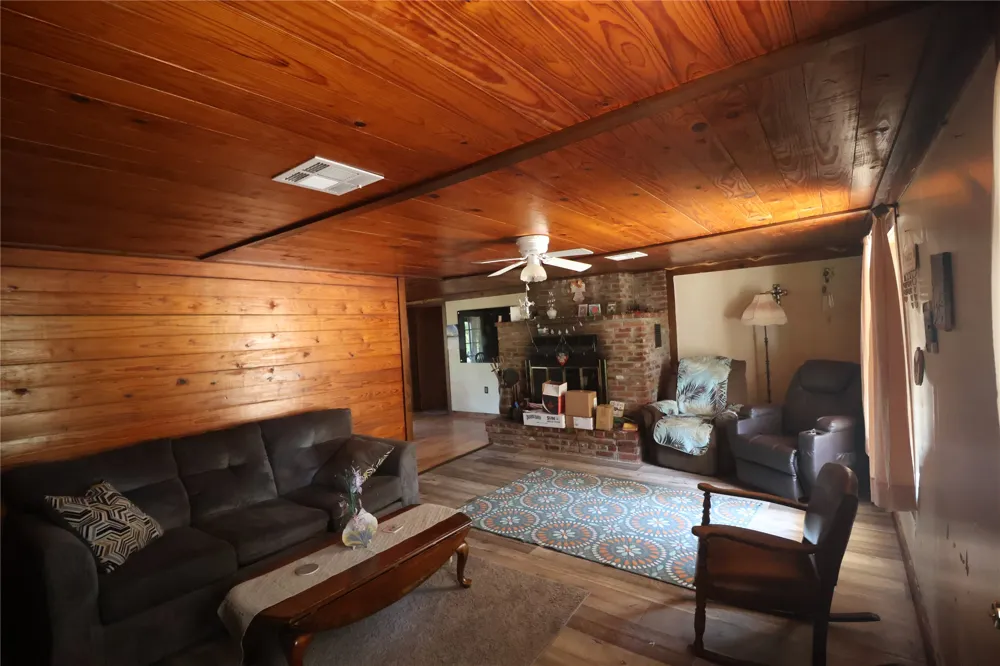 2601 Witte Poteau, OK 74953