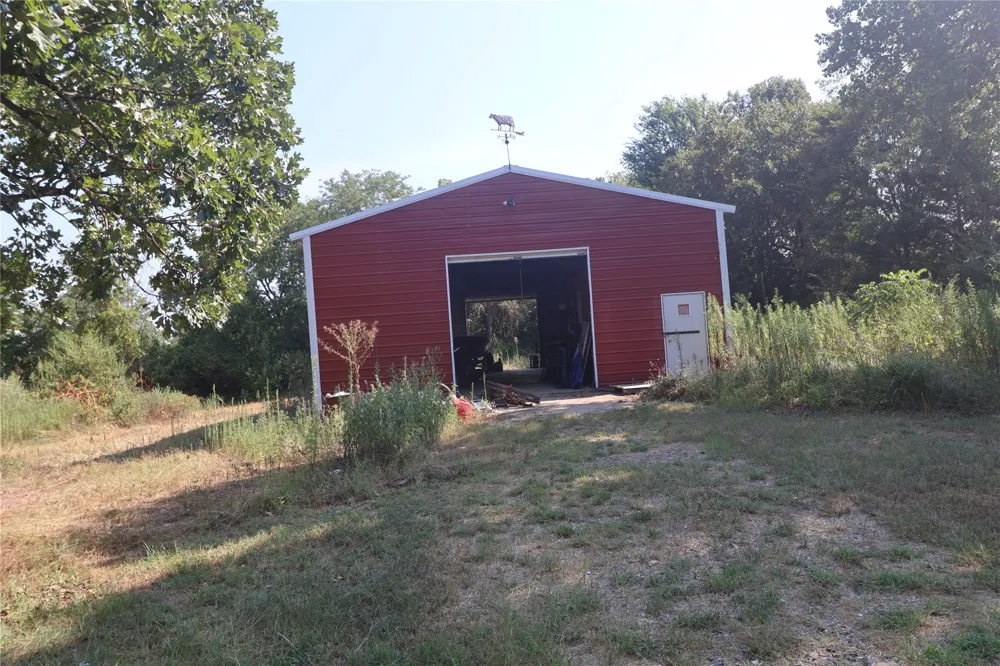 2601 Witte Poteau, OK 74953