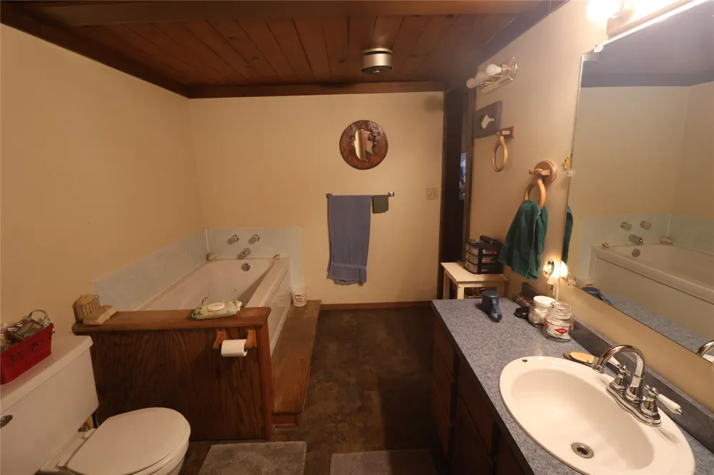 2601 Witte Poteau, OK 74953