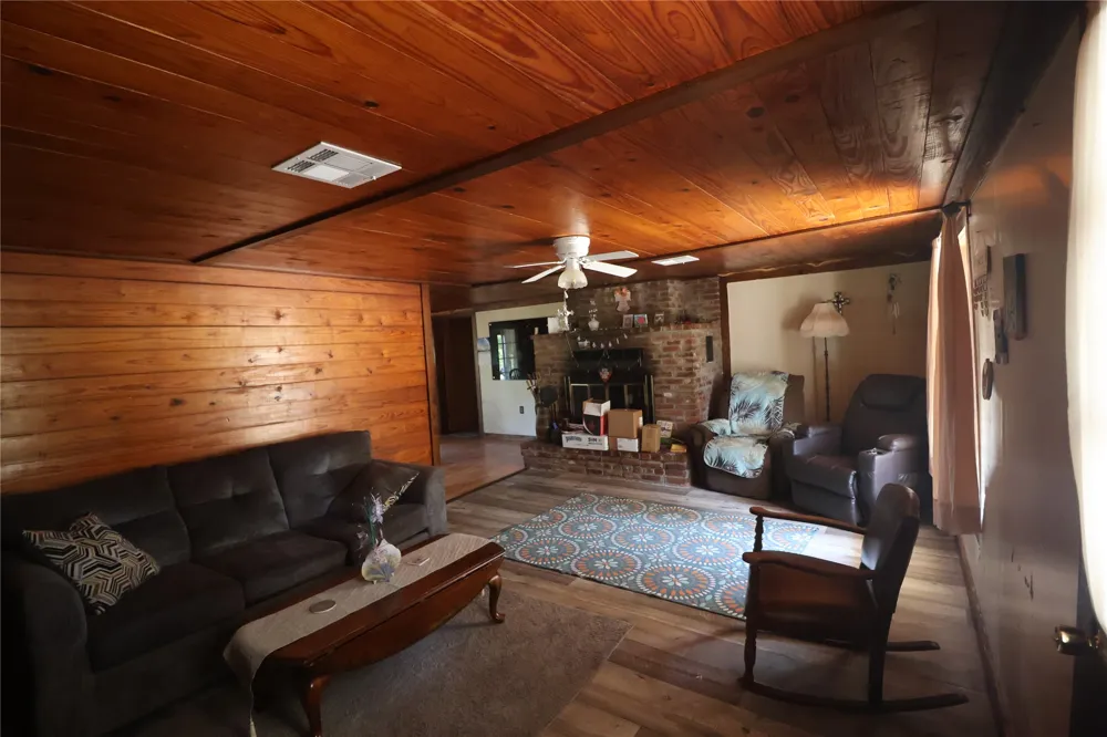2601 Witte Poteau, OK 74953