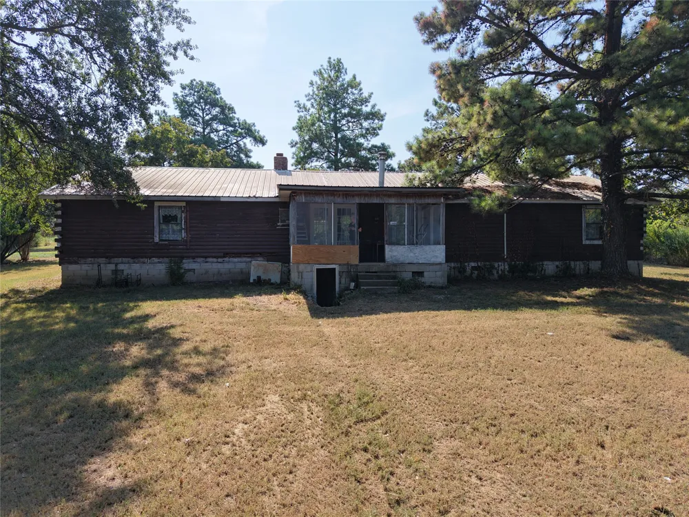 2601 Witte Poteau, OK 74953