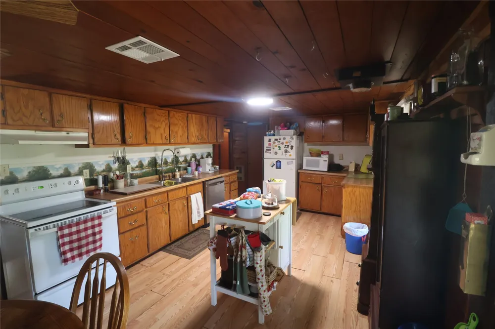2601 Witte Poteau, OK 74953