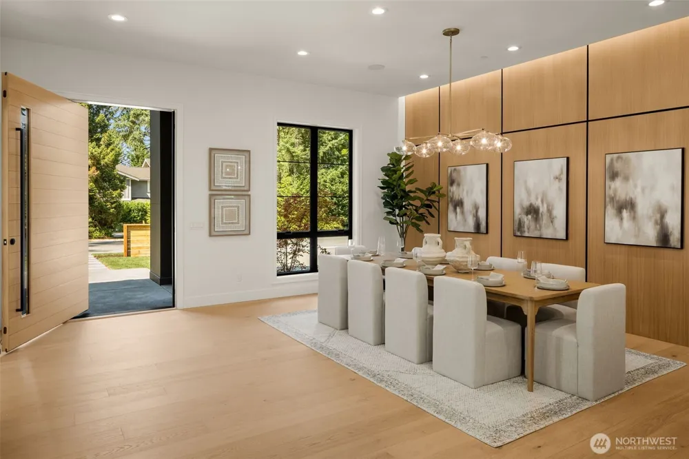 13203 NE 54th Place Bellevue, WA 98005
