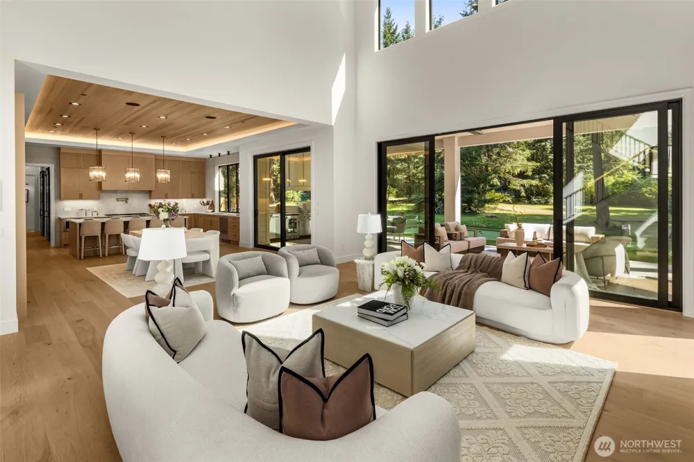 13203 NE 54th Place Bellevue, WA 98005