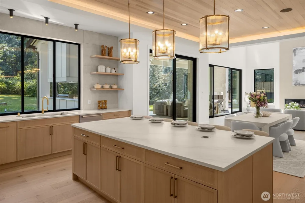13203 NE 54th Place Bellevue, WA 98005