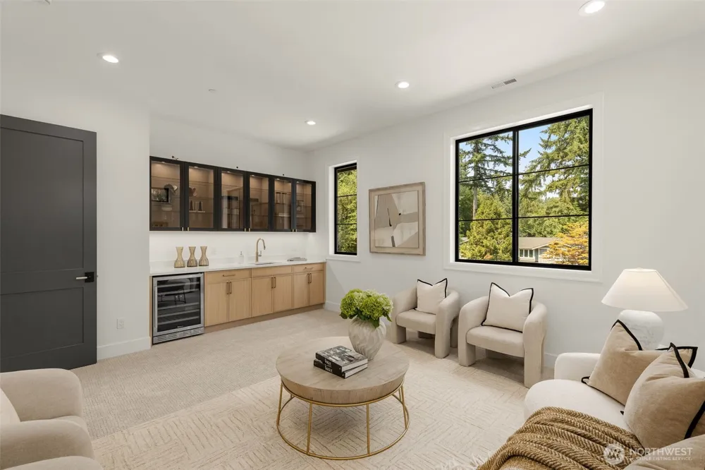 13203 NE 54th Place Bellevue, WA 98005