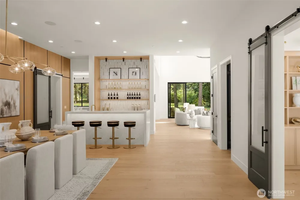 13203 NE 54th Place Bellevue, WA 98005