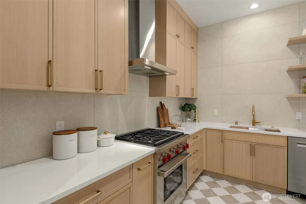 13203 NE 54th Place Bellevue, WA 98005