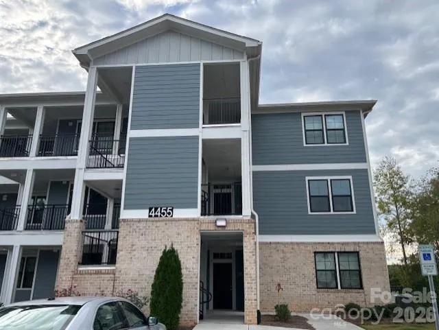 4455 Reed Creek Drive #102 Sherrills Ford, NC 28673