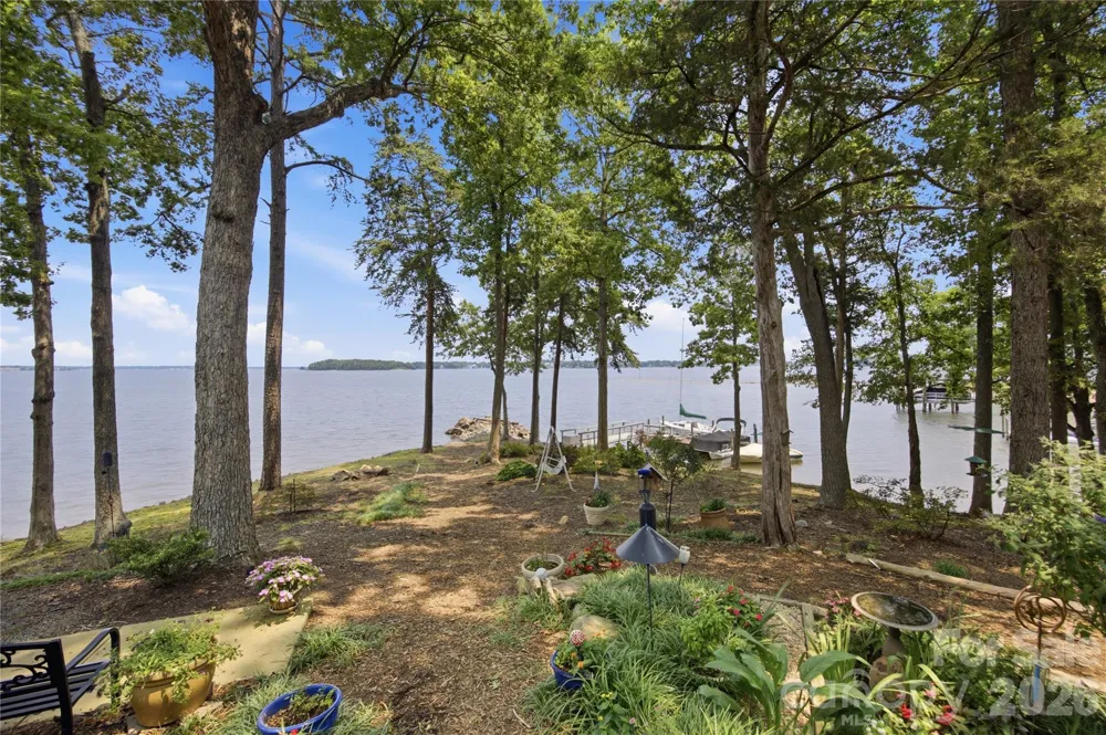 8247 Luckey Point Road Denver, NC 28037