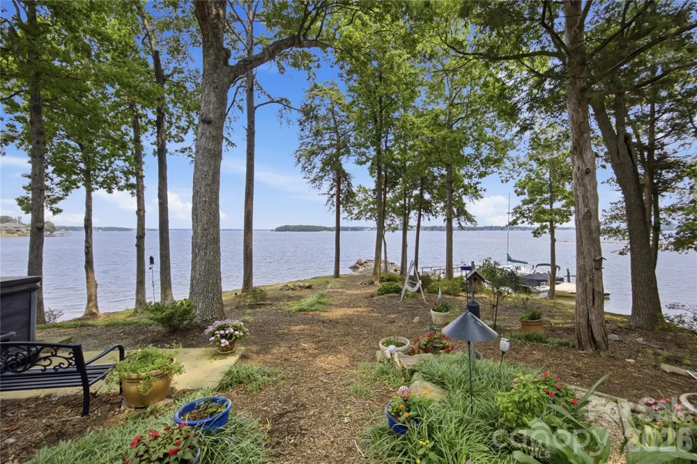 8247 Luckey Point Road Denver, NC 28037