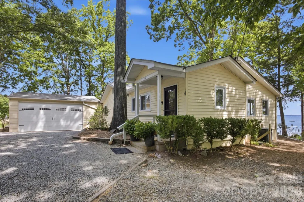 8247 Luckey Point Road Denver, NC 28037