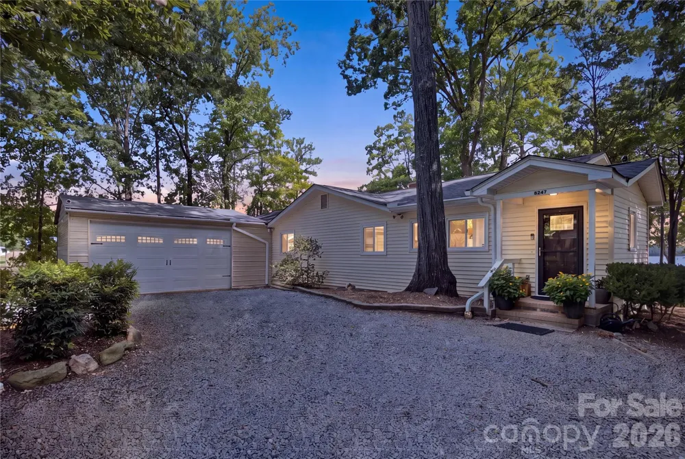 8247 Luckey Point Road Denver, NC 28037