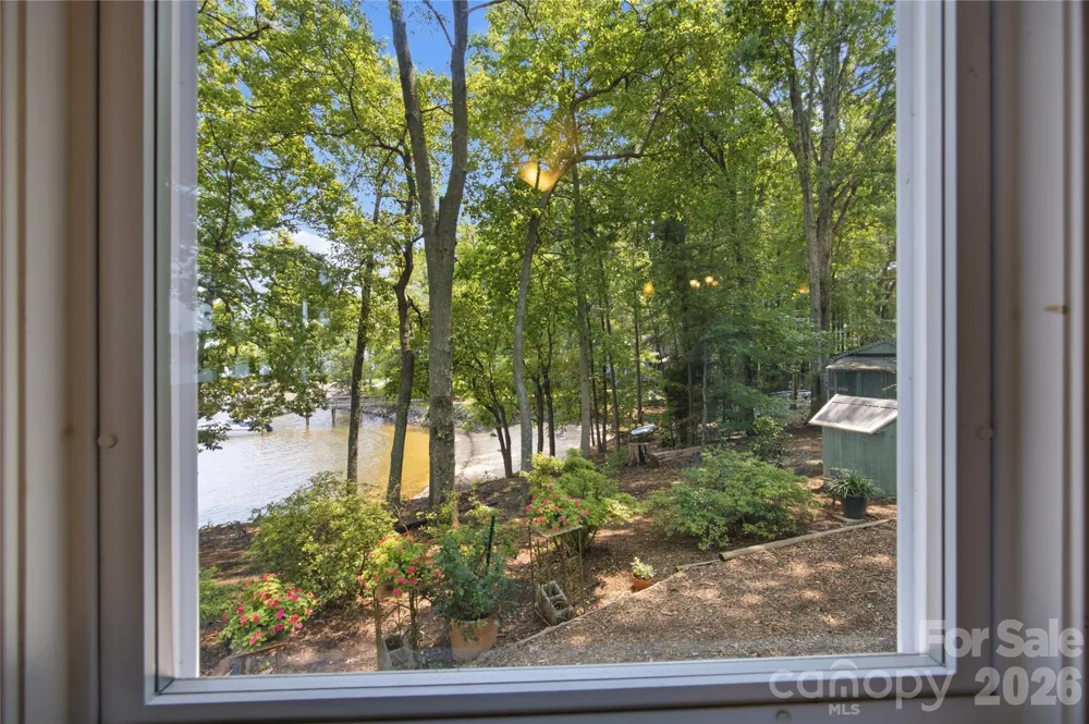 8247 Luckey Point Road Denver, NC 28037