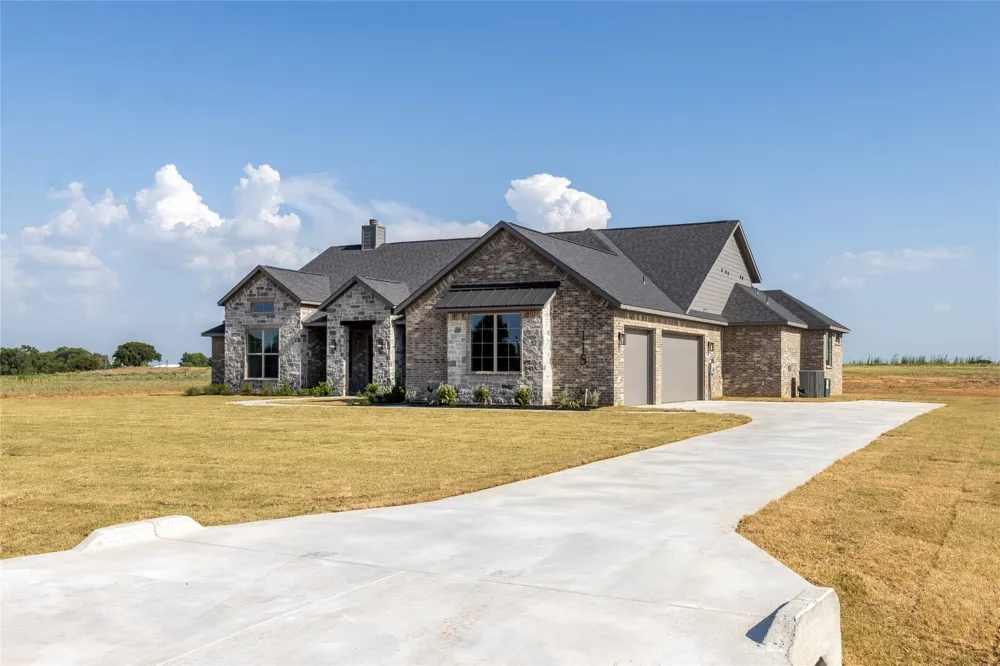 115 Red Bud Road Boyd, TX 76023
