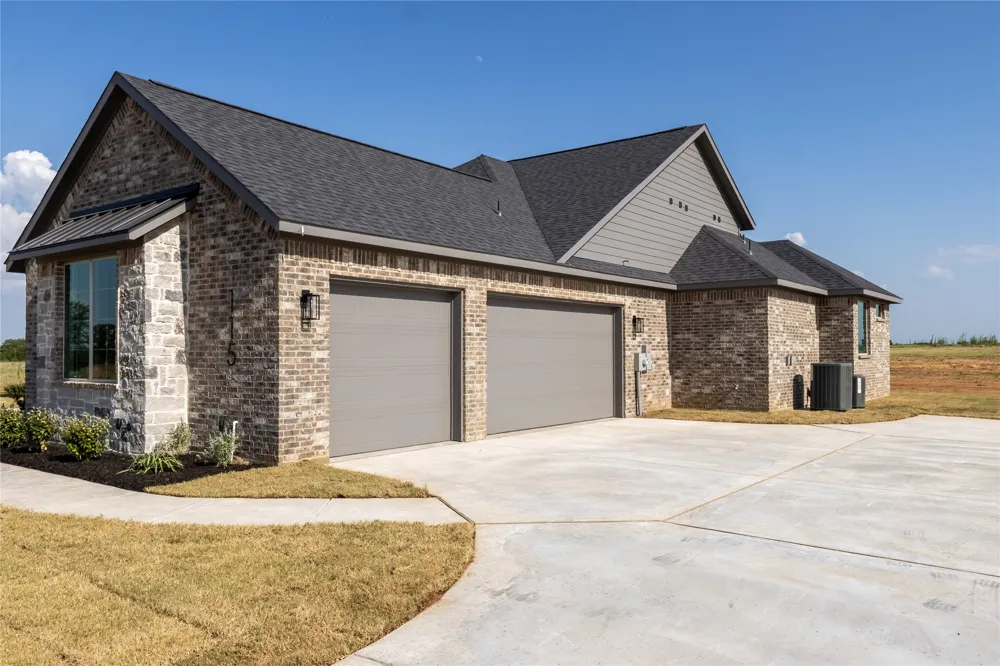 115 Red Bud Road Boyd, TX 76023