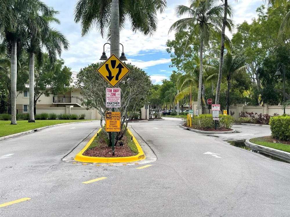 1700 S CRESTWOOD COURT S #1709 Royal Palm Beach, FL 33411