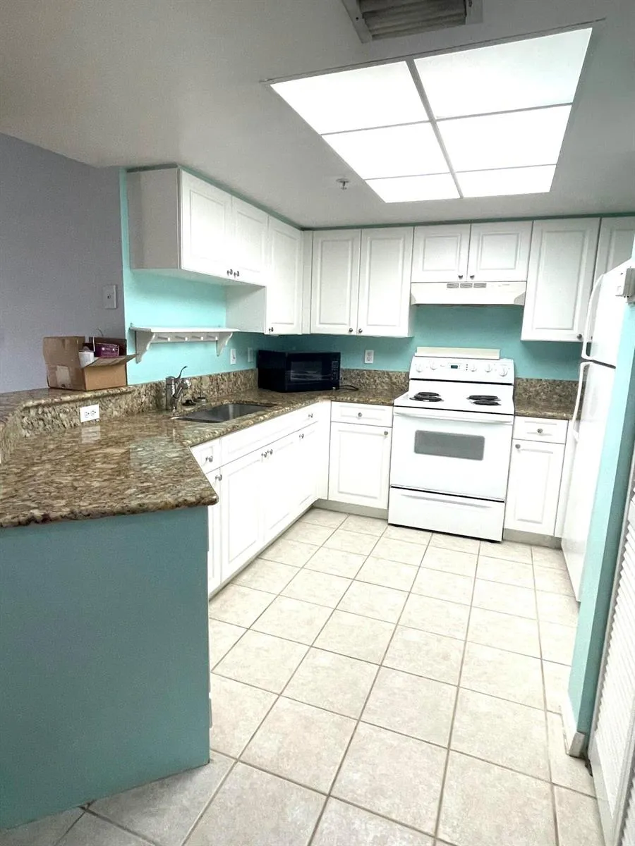 1700 S CRESTWOOD COURT S #1709 Royal Palm Beach, FL 33411