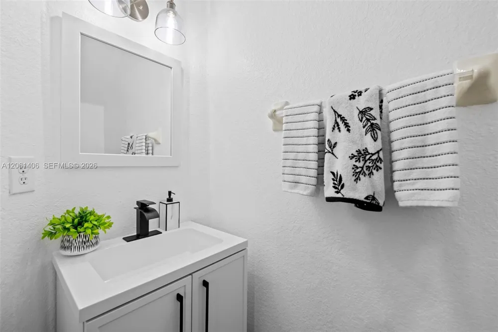 5577 Monte Carlo Pl Margate, FL 33068