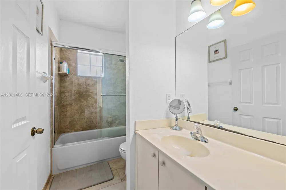 5577 Monte Carlo Pl Margate, FL 33068
