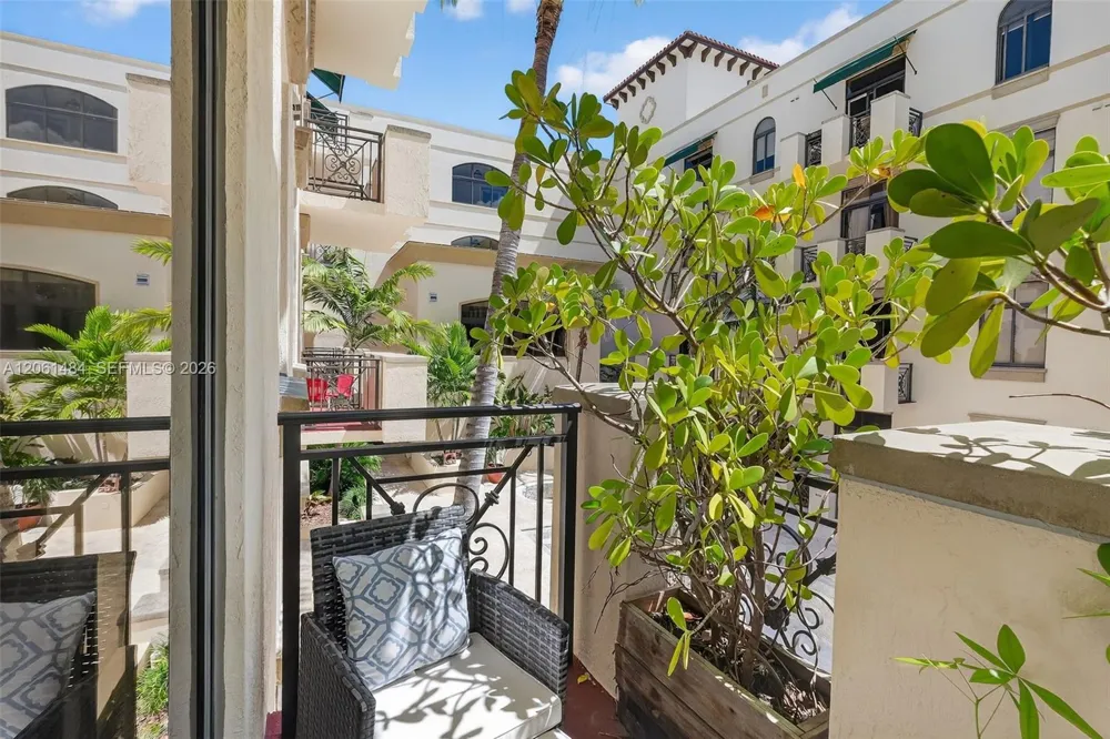 1805 Ponce De Leon Blvd #616 Coral Gables, FL 33134