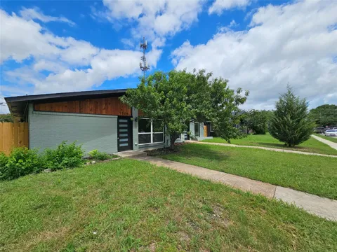 1725 R AVENUE #1725