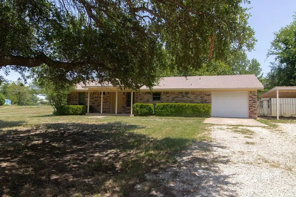 828 Armadillo Drive Lorena, TX 76655