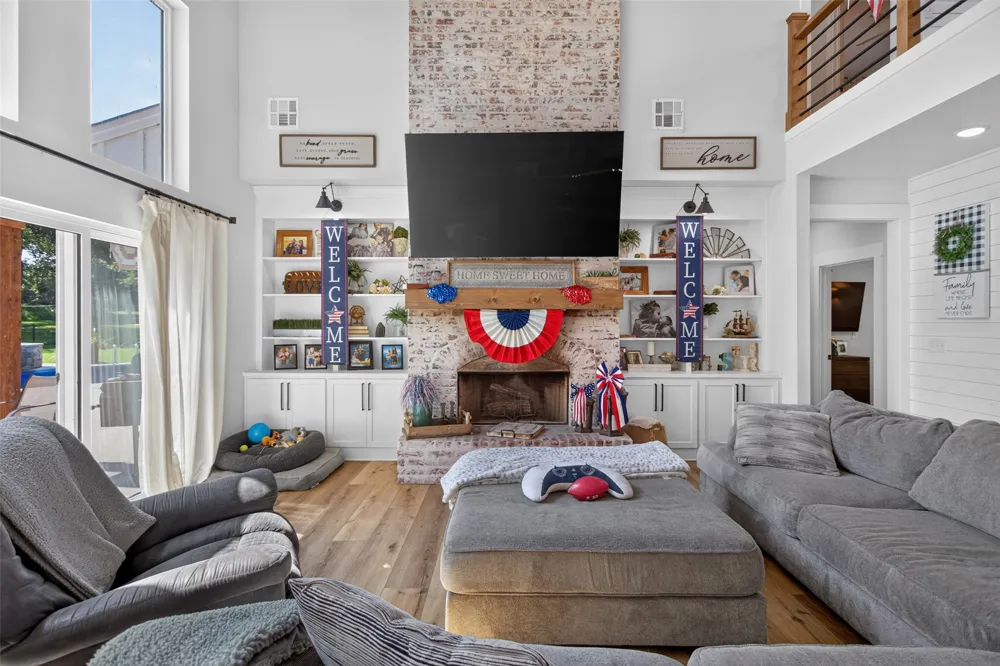 900 4389 LANE Pryor, OK 74361