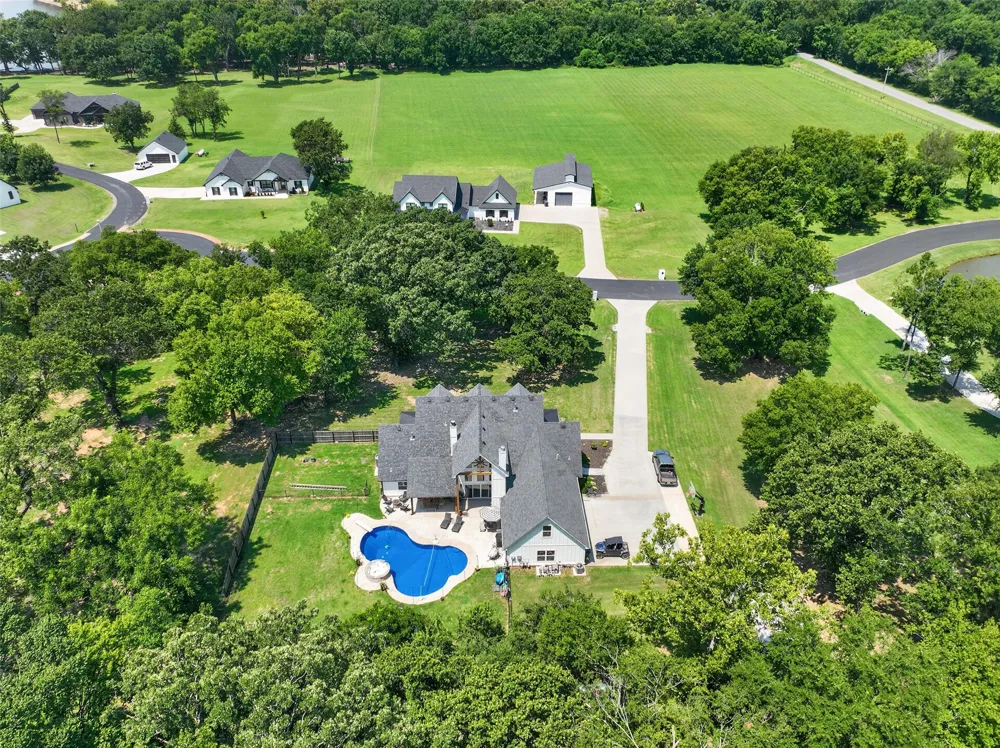 900 4389 LANE Pryor, OK 74361