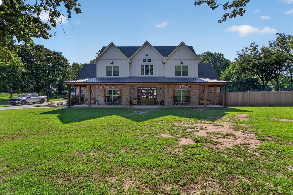 900 4389 LANE Pryor, OK 74361
