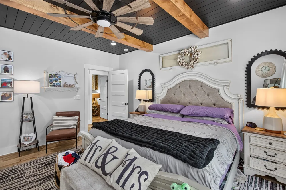 900 4389 LANE Pryor, OK 74361