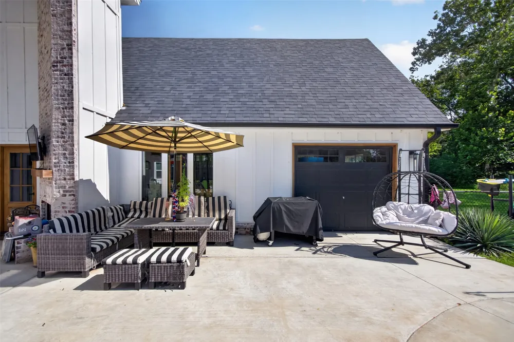 900 4389 LANE Pryor, OK 74361