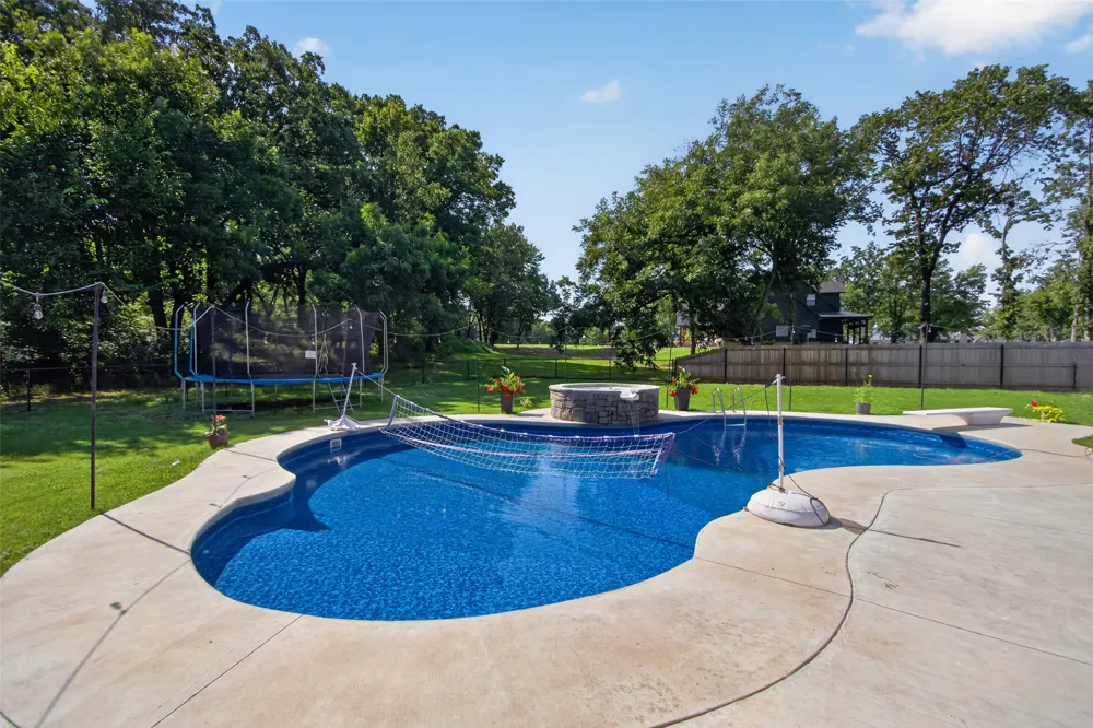 900 4389 LANE Pryor, OK 74361