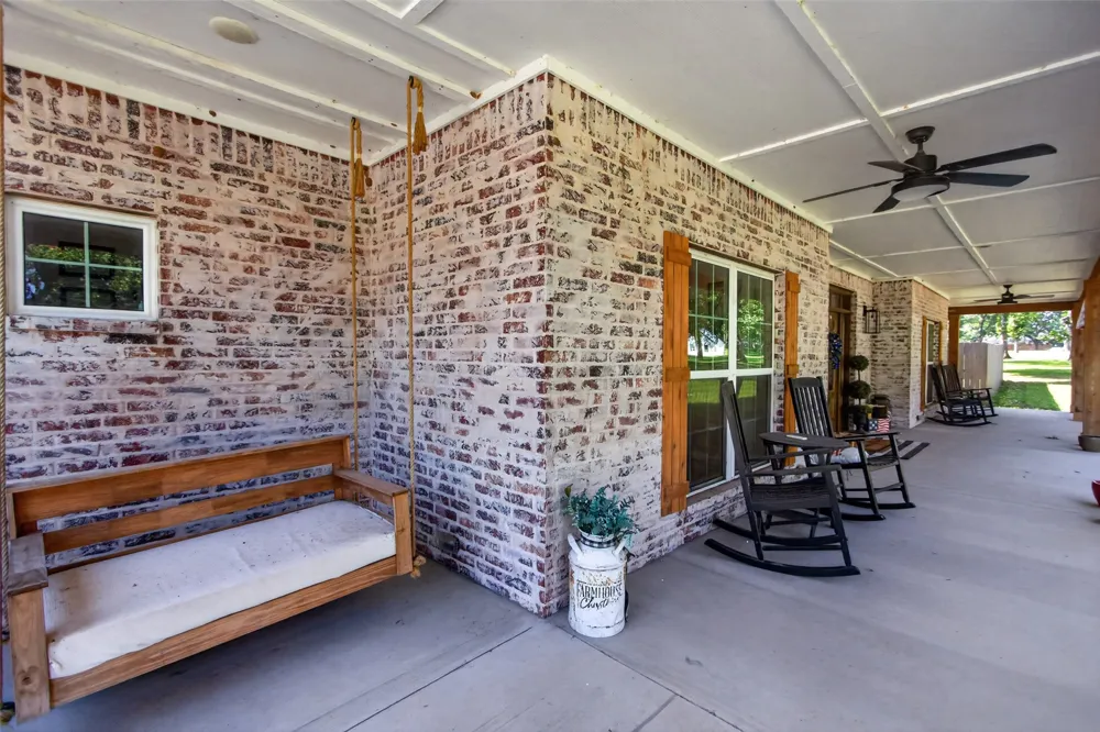 900 4389 LANE Pryor, OK 74361