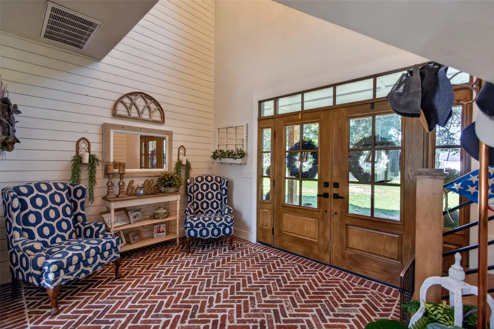900 4389 LANE Pryor, OK 74361