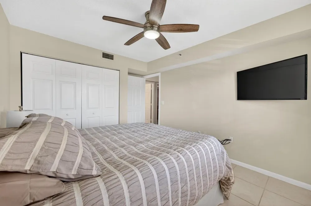 5906 CRYSTAL SHORES DRIVE #404 Boynton Beach, FL 33437