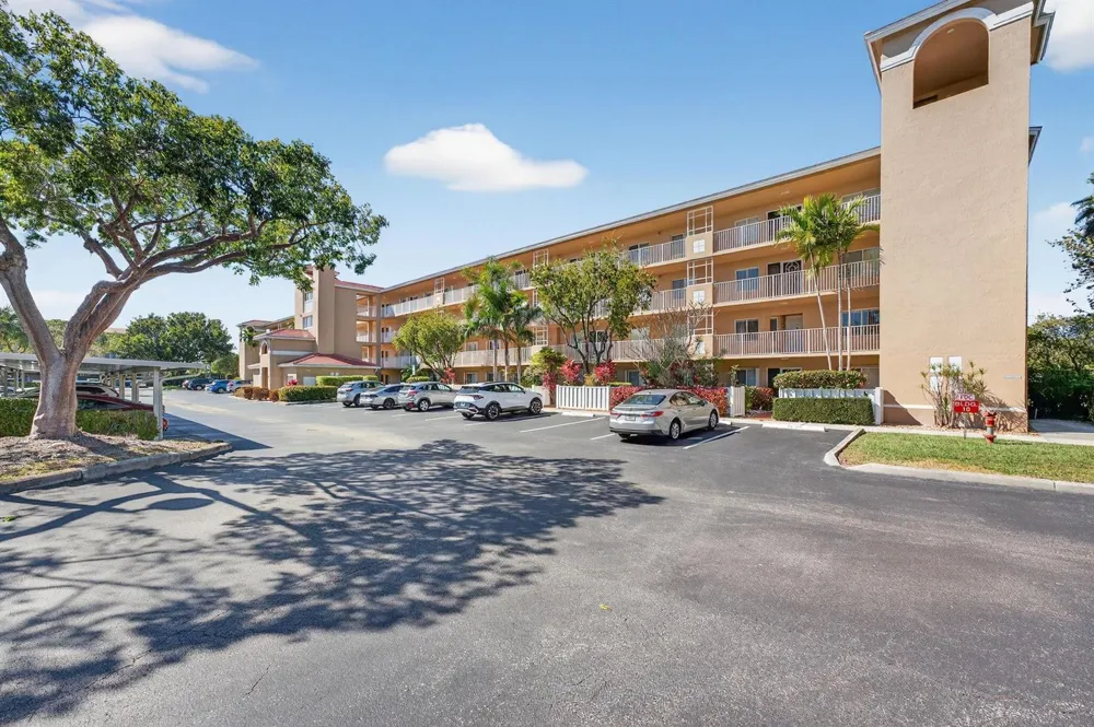 5906 CRYSTAL SHORES DRIVE #404 Boynton Beach, FL 33437