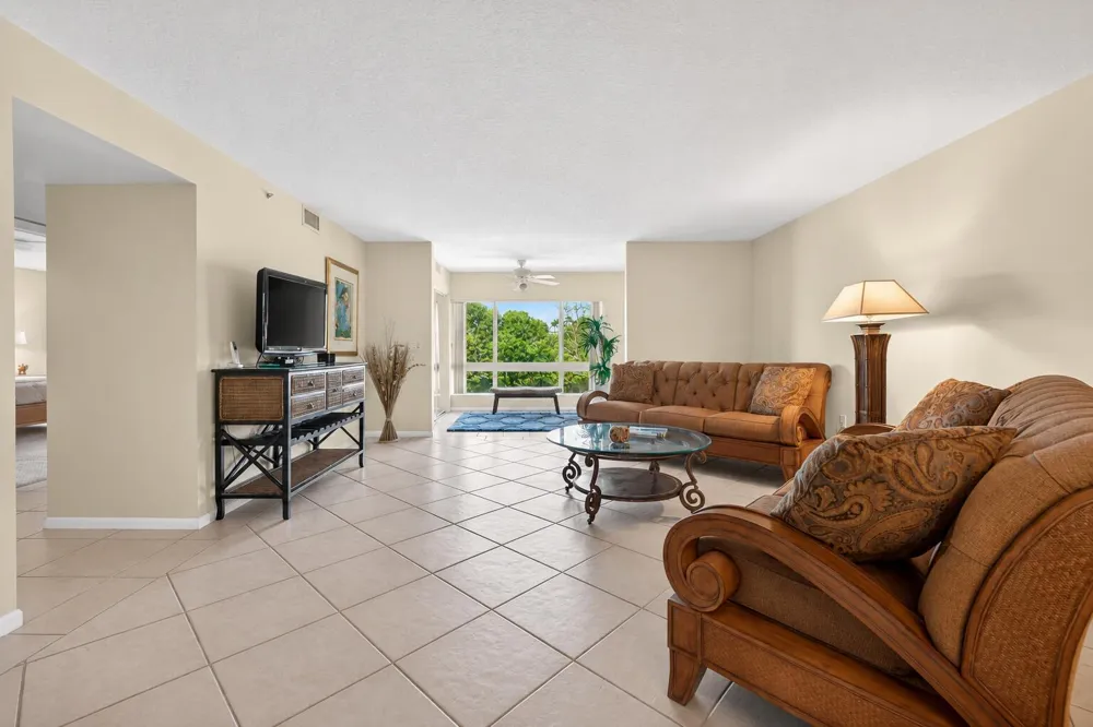 5906 CRYSTAL SHORES DRIVE #404 Boynton Beach, FL 33437