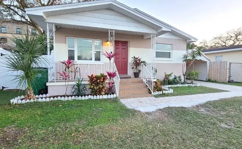 2306 W SAINT JOSEPH STREET Tampa, FL 33607