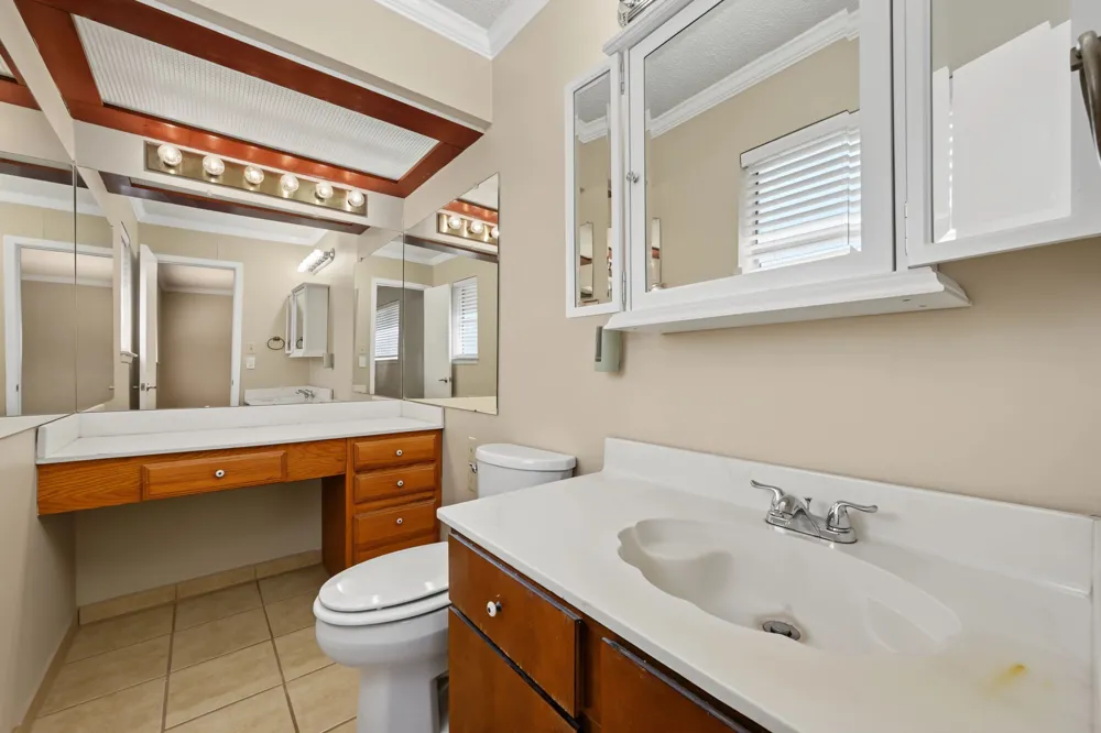 1309 East Street Graham, TX 76450