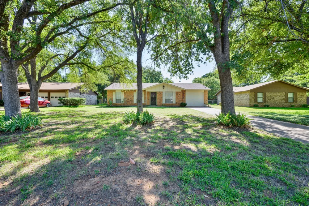 1309 East Street Graham, TX 76450