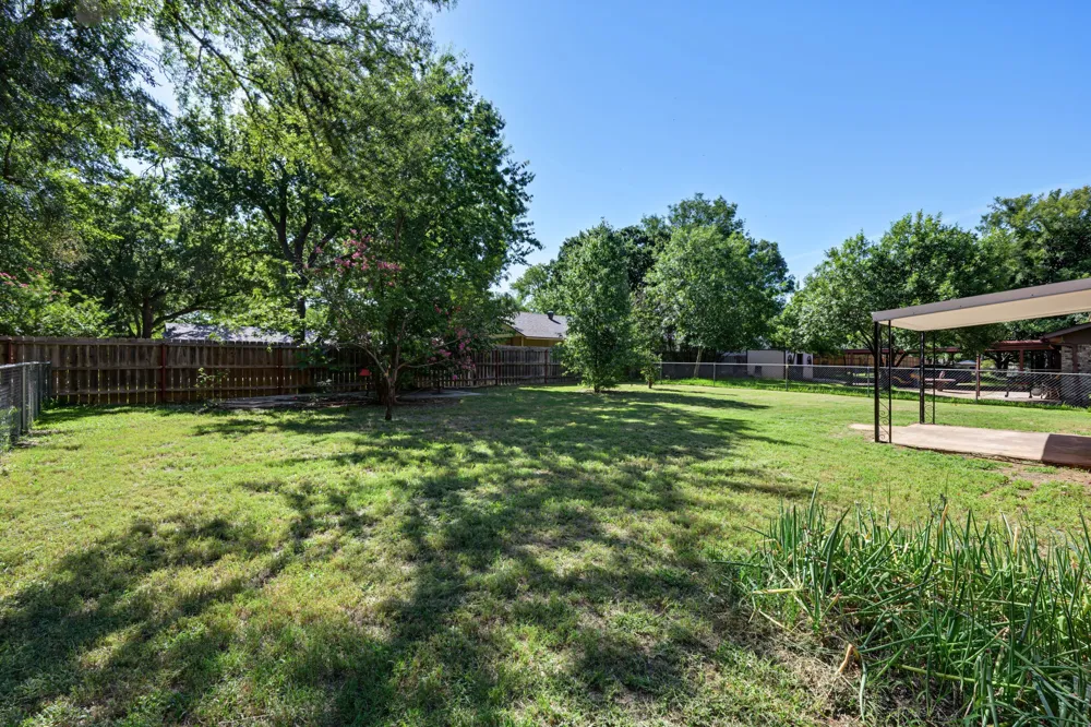 1309 East Street Graham, TX 76450