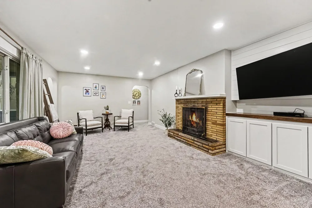 7666 Thomas Avenue Jenison, MI 49428