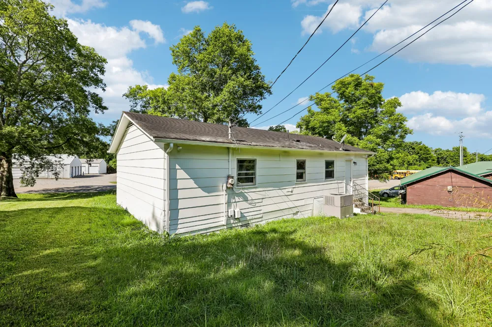 510 W Adams St Woodbury, TN 37190