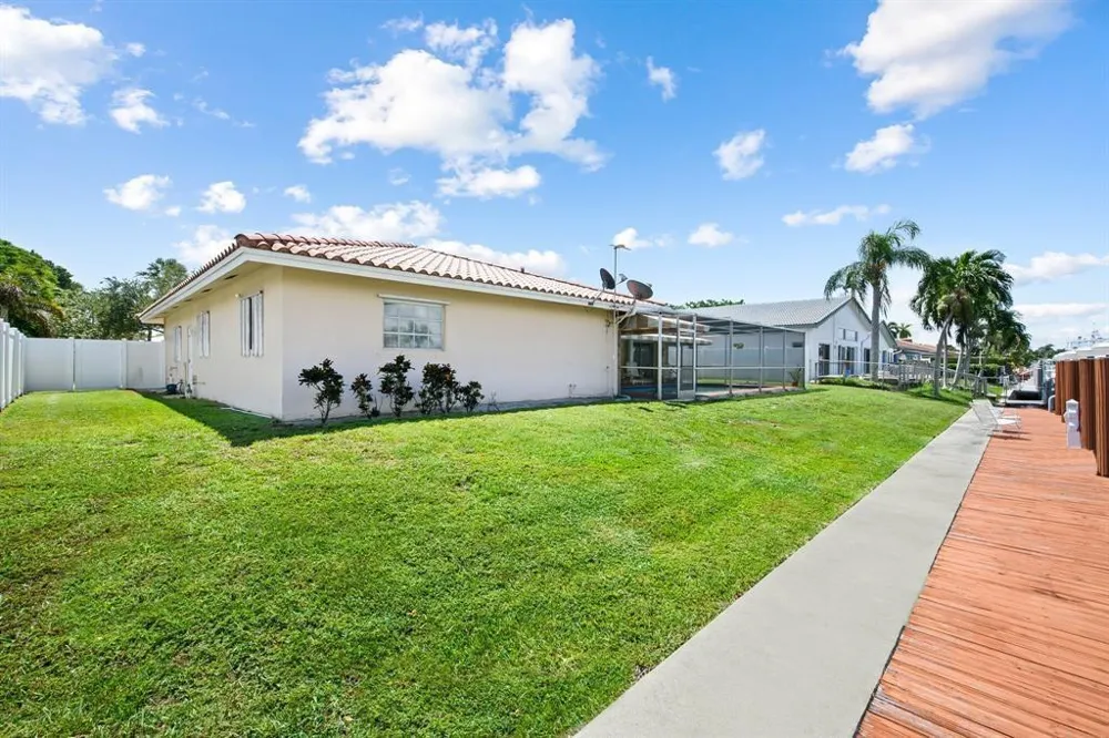 4041 NE 27TH TERRACE Lighthouse Point, FL 33064