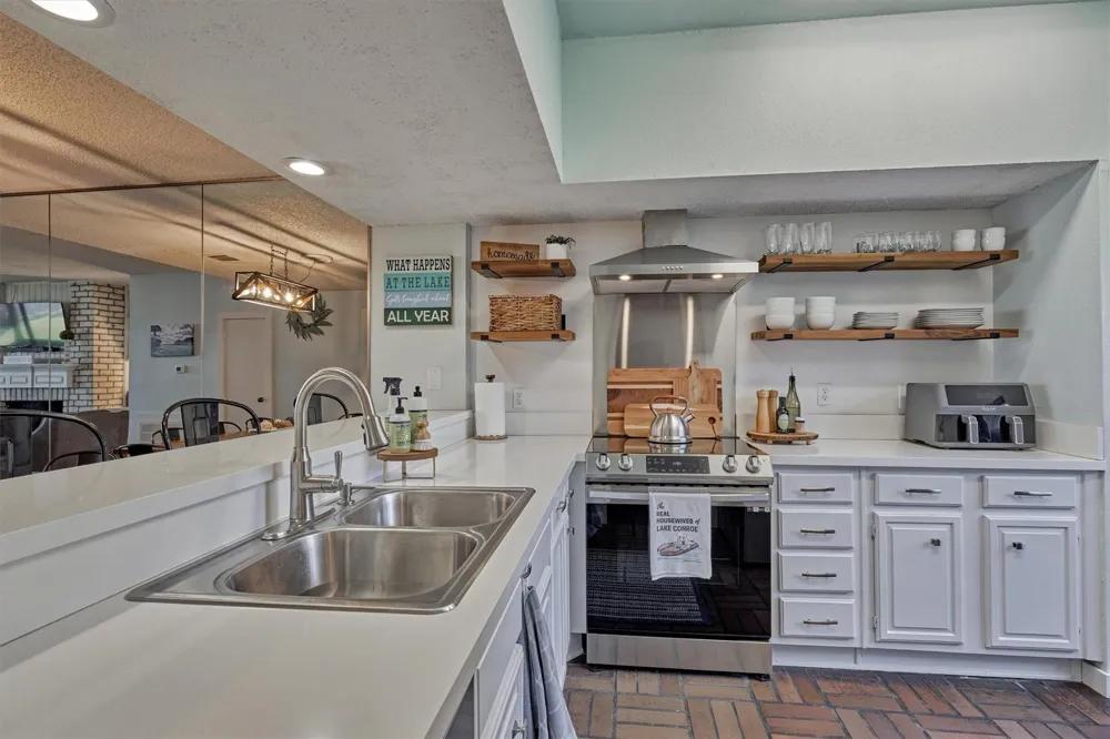 1428 Bowsprit Point Willis, TX 77318