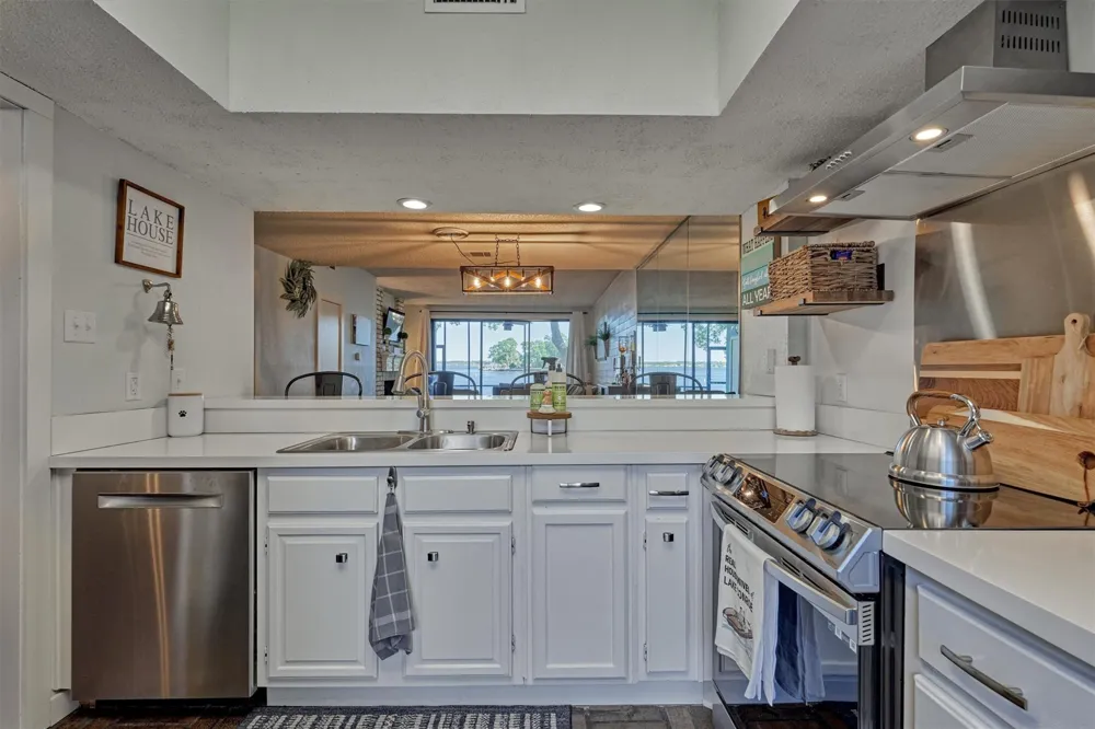 1428 Bowsprit Point Willis, TX 77318